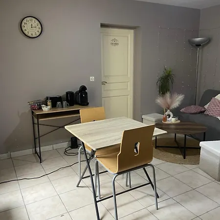 D'hotes Spacieuse فندق مبيت وإفطار 3*